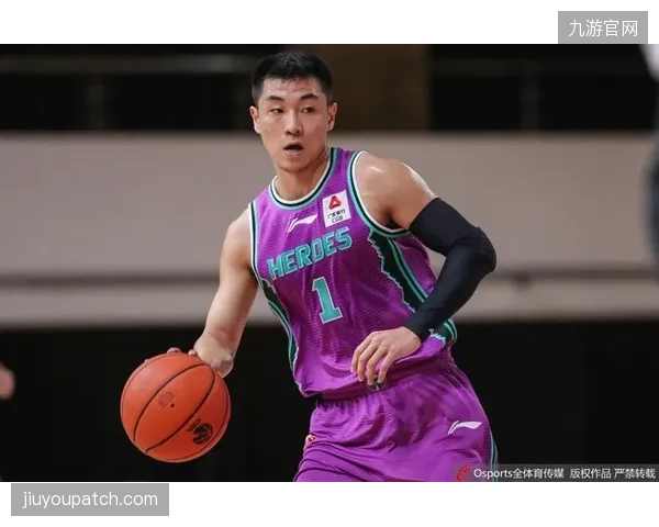 高诗岩攻防转换枢纽作用明显，其抢断后的快攻投篮选择是山东队关键。